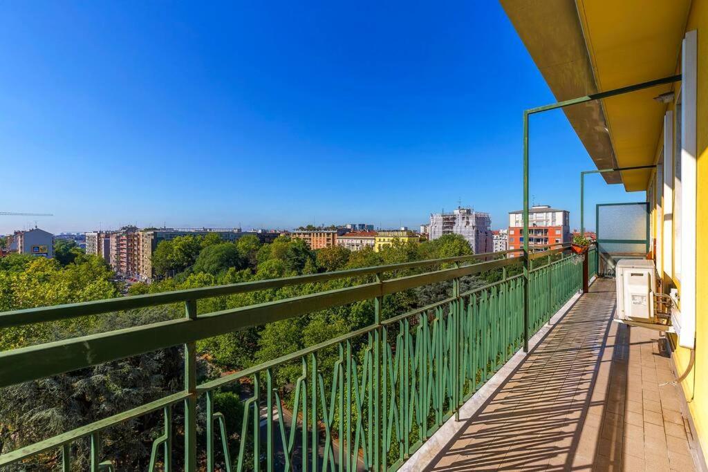 Sunny & Updated Flat With Panoramic City View 50M From M4 Stop Milán Exterior foto