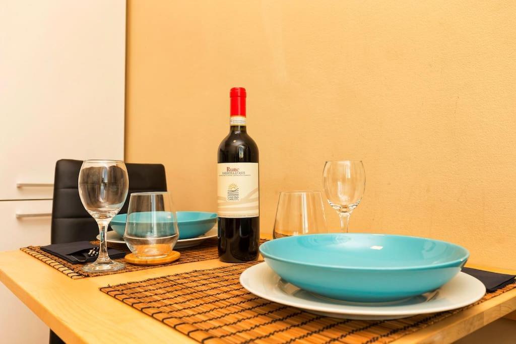 Sunny & Updated Flat With Panoramic City View 50M From M4 Stop Milán Exterior foto