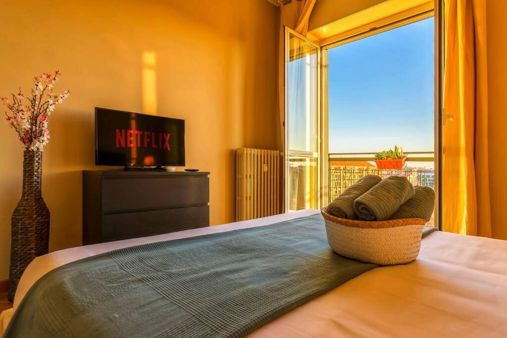 Sunny & Updated Flat With Panoramic City View 50M From M4 Stop Milán Exterior foto