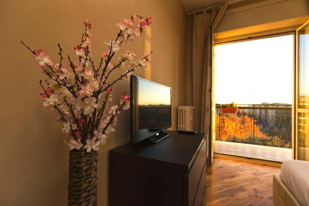 Sunny & Updated Flat With Panoramic City View 50M From M4 Stop Milán Exterior foto
