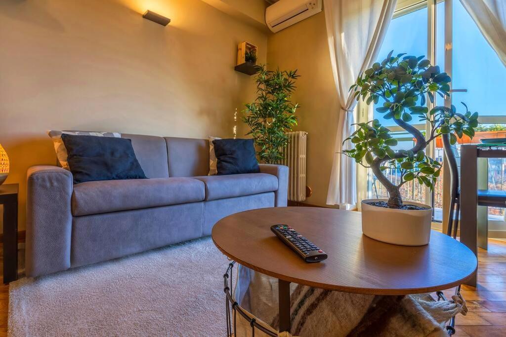 Sunny & Updated Flat With Panoramic City View 50M From M4 Stop Milán Exterior foto